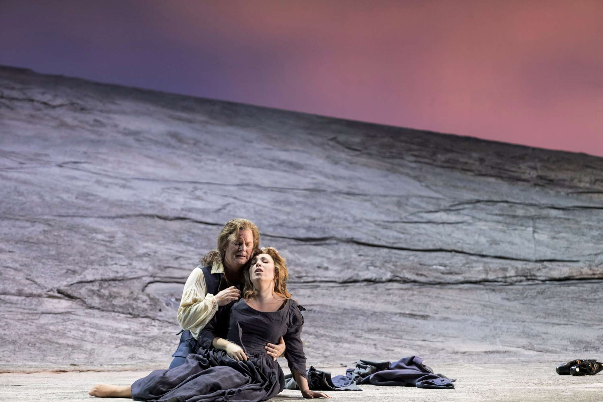 Gregory Kunde (Des Grieux) and Maria José Siri (Manon Lescaut) © Ramella & Giannese | Teatro Regio di Torino