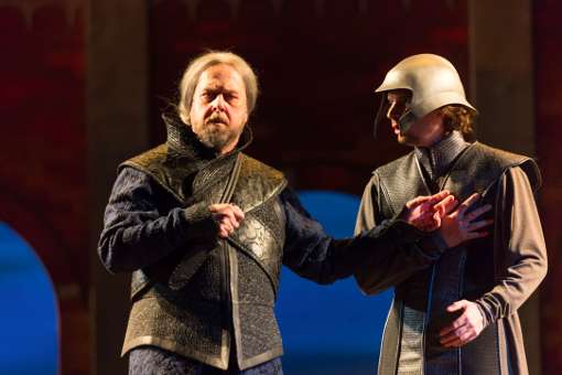Roberto Scandiuzzi (Roger) and Victor Cousu (Soldier) &copy; Lorraine Wauters | Op&eacute;ra Royal de Wallonie-Li&egrave;ge