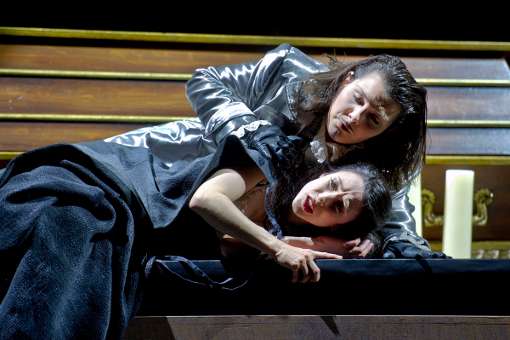 Sophie Rennert (Lotario) and Marie Lys (Adelaide) © Alciro Theodoro da Silva