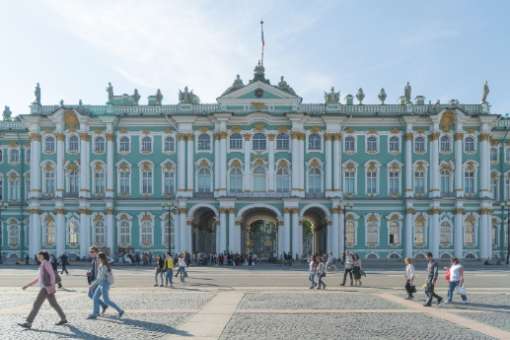 Winter Palace, home of the Hermitage Museum &copy; David Karlin | Bachtrack Ltd