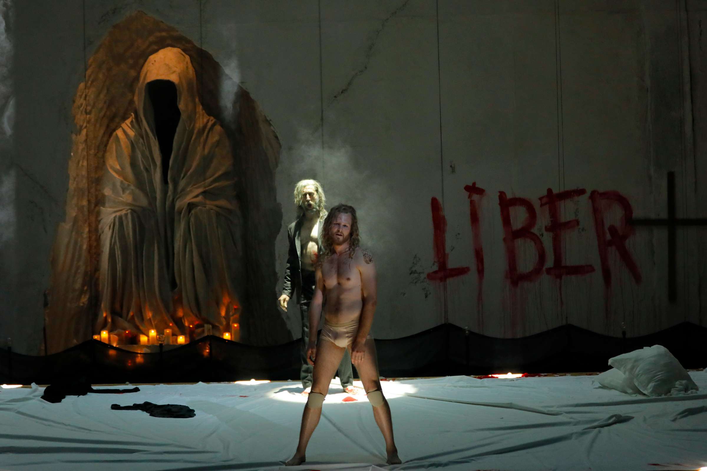David Leigh (The Commendatore) and Philippe Sly (Don Giovanni) &copy; Pascal Victor | Artcompress