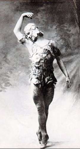 Vaslav Nijinsky in <i>Le Spectre de la Rose</i>, 1911 &copy; Wikimedia Commons