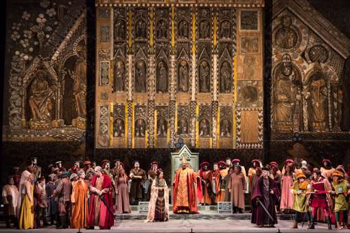 <i>Simon Boccanegra</i>: Council Chamber scene &copy; Luciano Romano