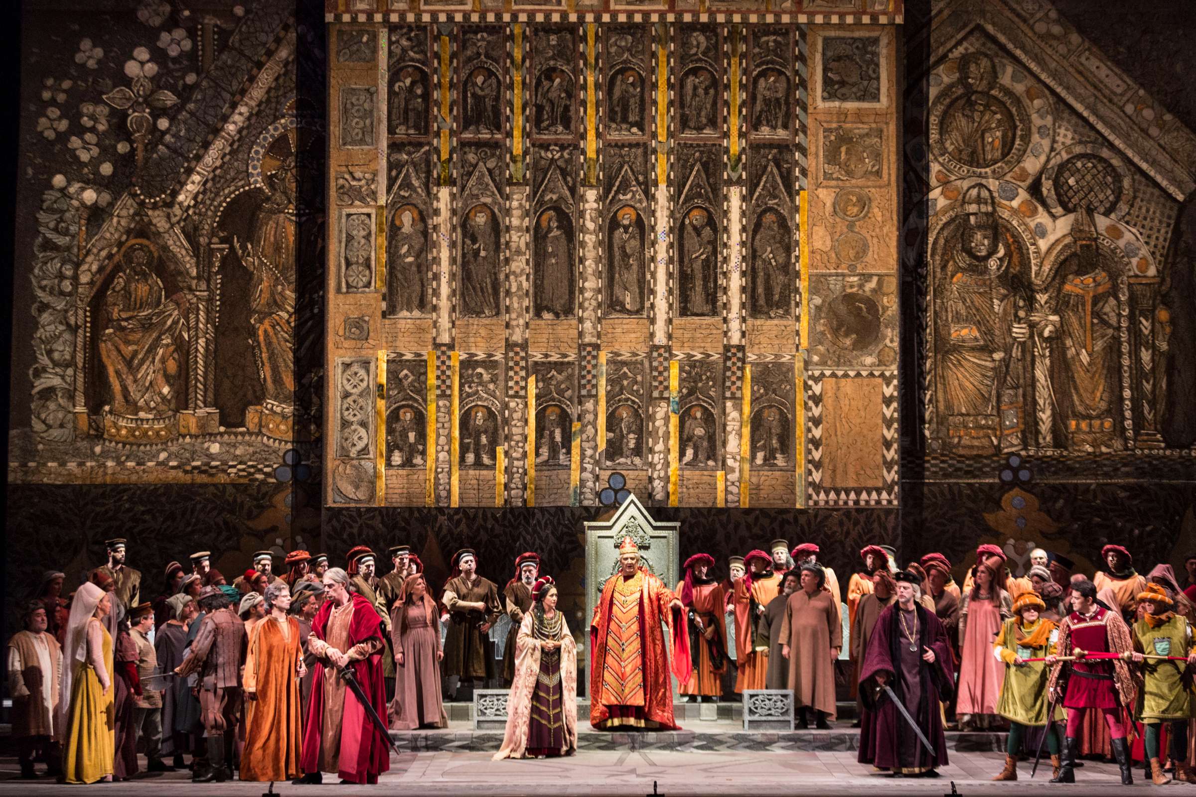 <i>Simon Boccanegra</i>: Council Chamber scene &copy; Luciano Romano