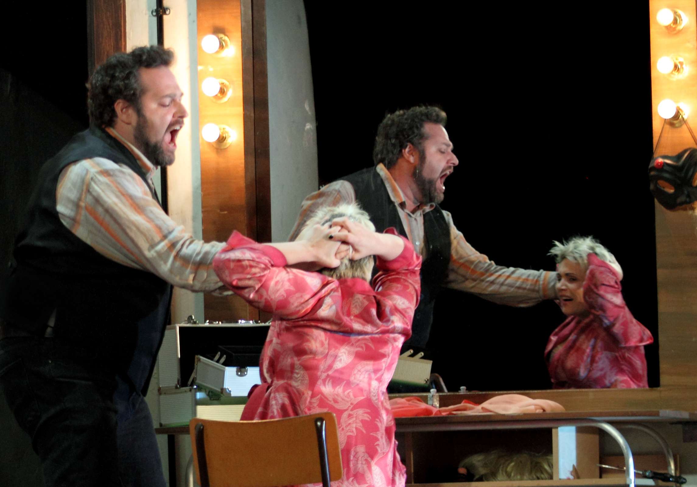 Bryan Hymel (Canio) and Carmen Giannattasio (Nedda) in <i>Pagliacci</i> &copy; ROH | Catherine Ashmore