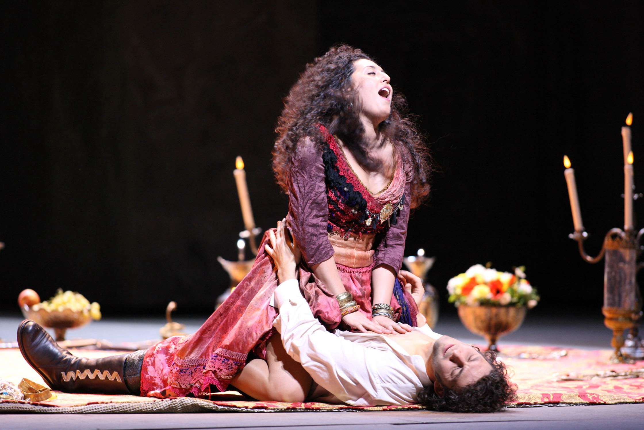 Anita Rachvelishvili (Carmen) and Jonas Kaufmann (Don José) © Brescia/Amisano | Teatro alla Scala (2015)