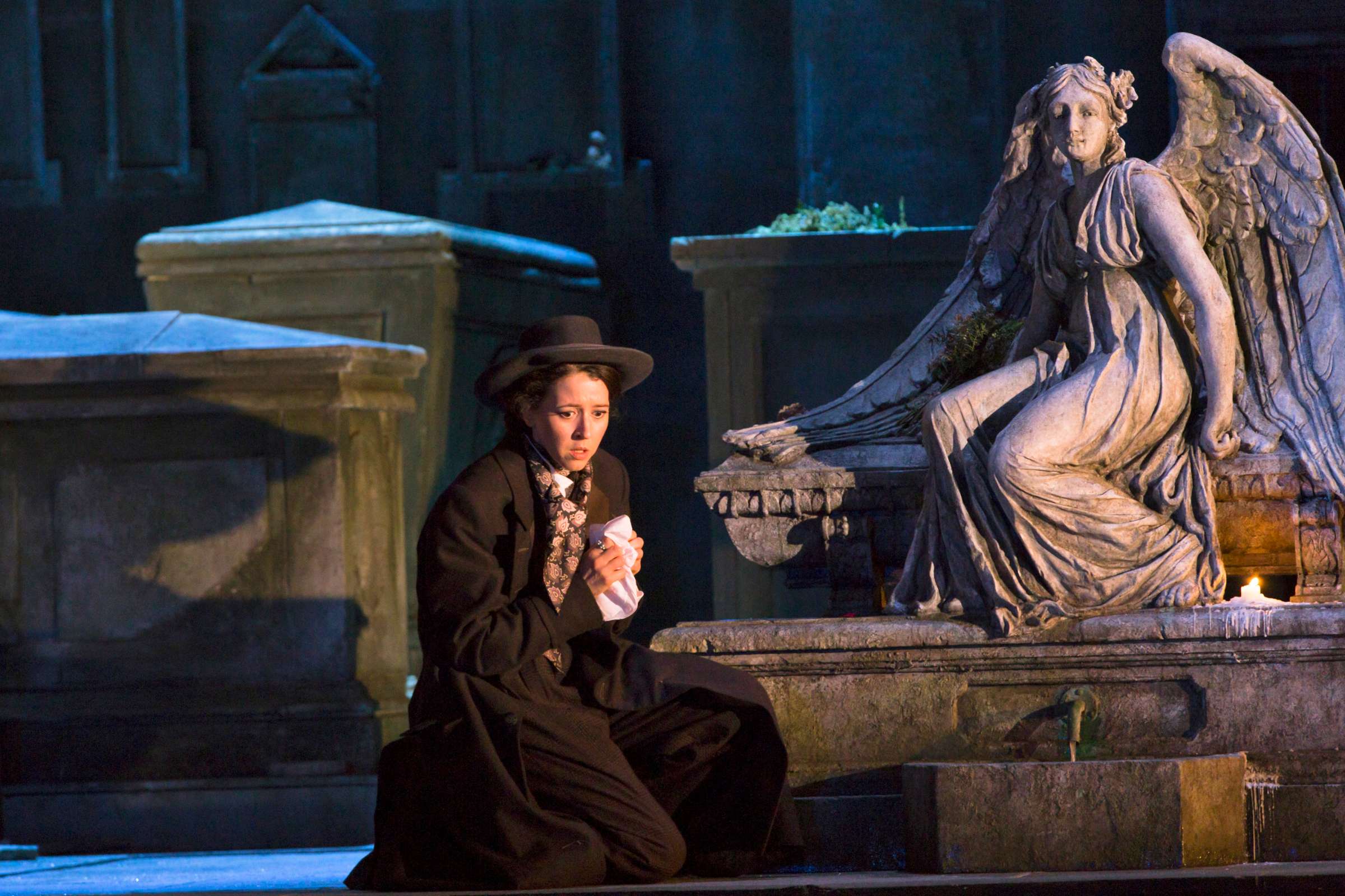 Lisette Oropesa (Lucia) en <i>Lucia di Lammermoor</i> &copy; ROH | Stephen Cummiskey