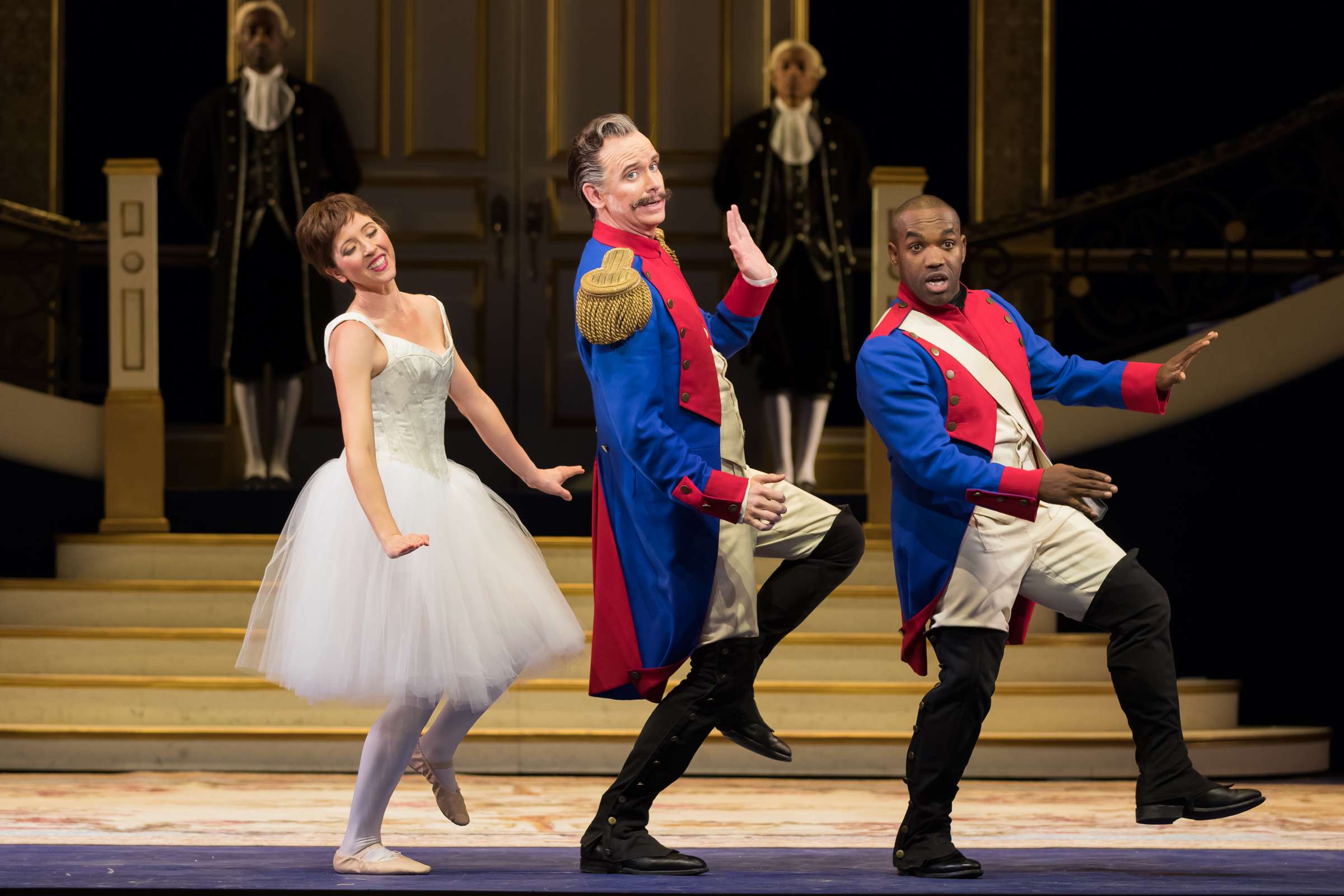 Lisette Oropesa (Marie) Kevin Burdette (Sulpice) Lawrence Brownlee (Tonio) en <i>La Fille du régiment</i> &copy; Scott Suchman for Washington National Opera