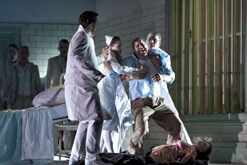 <i>Rigoletto</i> at Dutch National Opera © Clärchen & Matthias Baus
