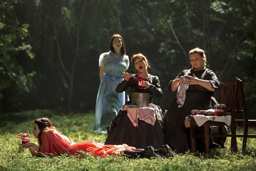 Karolina Gumos (Olga), Asmik Grigorian, Christiane Oertel (Larina) Margarita Nekrasova (Filippyevna) &copy; Iko Freese | drama-berlin.de (2016)