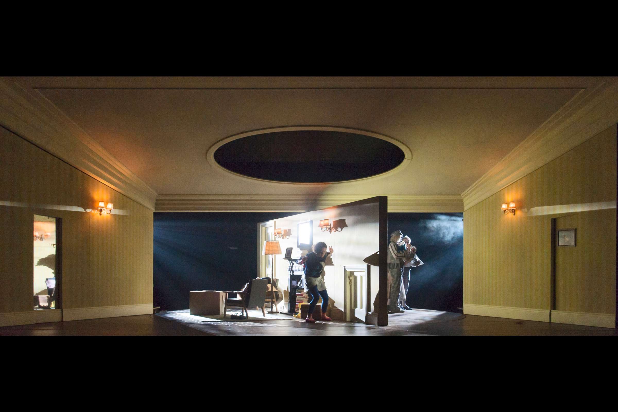 Mary Bevan (Coraline), Dominic Sedgwick and Harry Nicoll (Ghost children) &copy; ROH | Stephen Cummiskey