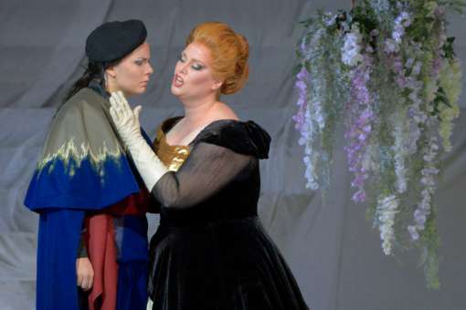 Teresa Iervolino (Arsace) and Jessica Pratt (Semiramide) &copy; Michele Crosera