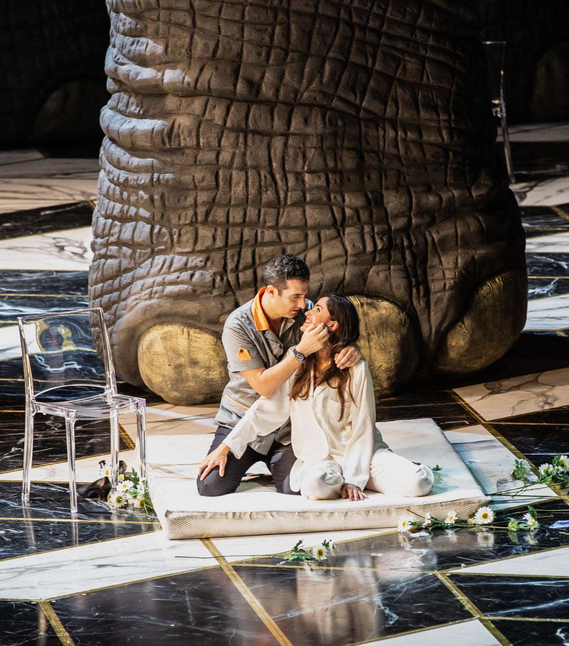 Vito Priante (Figaro) and Elena Sancho Pereg (Susanna) &copy; Yasuko Kageyama | Opera di Roma