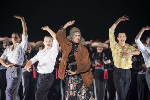 Anne Sofie von Otter and ensemble: <i>Candide</i>, Komische Oper Berlin, 2018 &copy; Monika Rittershaus