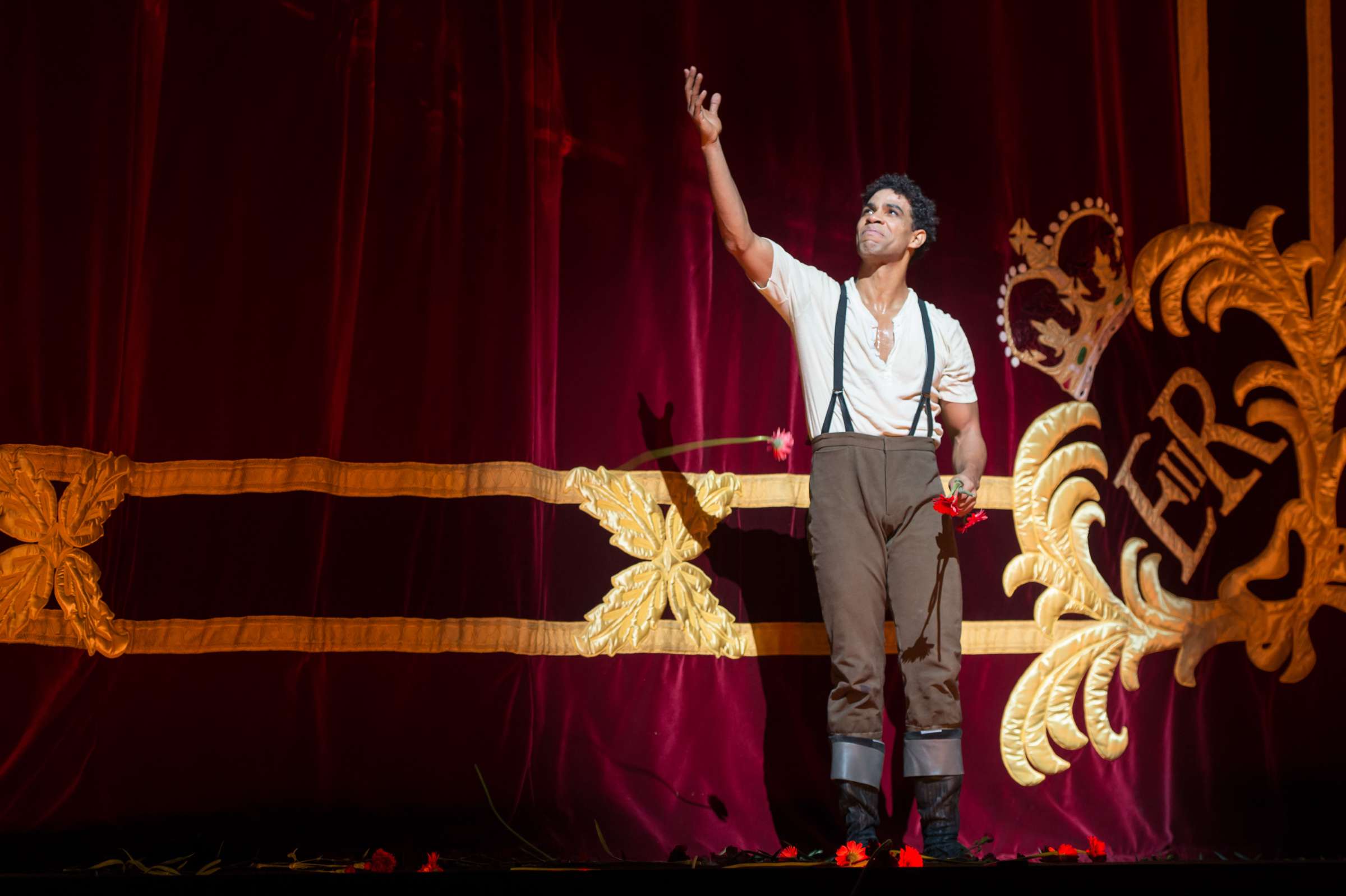 Carlos Acosta, in his final curtain call at the Royal Opera House © ROH | Ian Gavan
