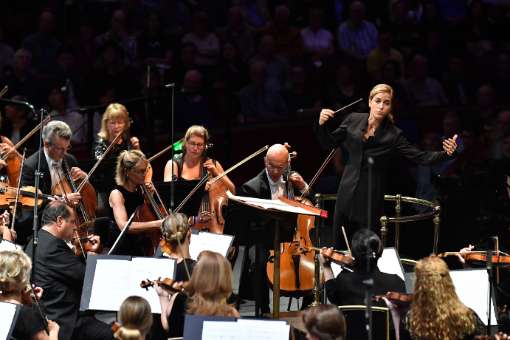 Canellakis and the BBC Symphony Orchestra at the Proms in 2017 © BBC | Chris Christodoulou