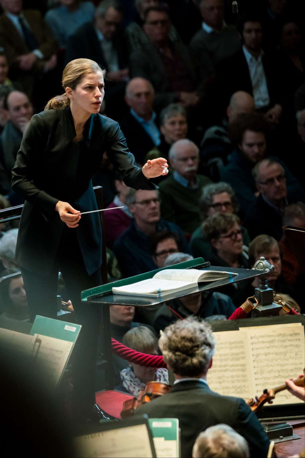 Karina Canellakis conducting the Netherlands Radio Philharmonic Orchestra © Ronald Knapp | Concertgebouw