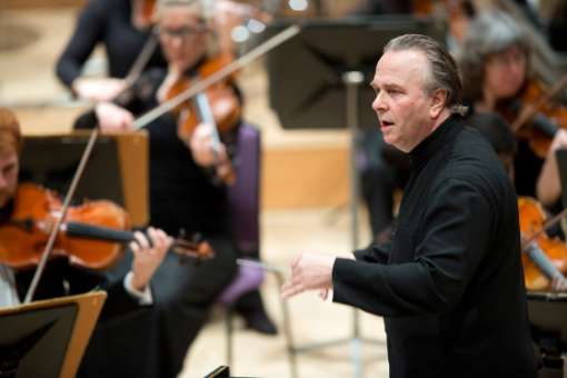 Sir Mark Elder conducting The Hall&eacute; &copy; Russell Hart