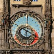 L'horloge astronomique, sur la place de la Vieille Ville © David Karlin | Bachtrack Ltd