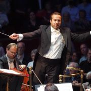 Fabien Gabel conducts the BBC SO &copy; Sisi Burn