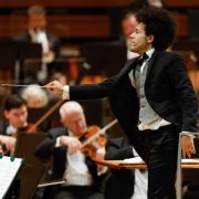 Rafael Payare conducts the Orchestre symphonique de Montréal &copy; Antoine Saito