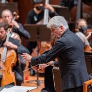 Peter Oundjian conducts the Indianapolis Symphony &copy; Luke Cooley | Indianapolis Symphony Orchestra