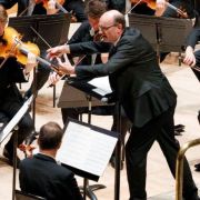 Andrew Manze conducts the London Philharmonic Orchestra &copy; London Philharmonic Orchestra