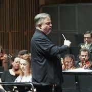 Stefan Blunier al frente de la Orquestra Sinfónica do Porto Casa da Música y el Coro Casa da Música © Alexandre Delmar | Casa da Música