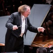 Stéphane Denève, Víkingur Ólafsson and the New York Philharmonic &copy; Chris Lee