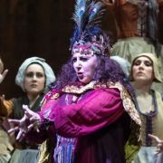 La contralto Enkelejda Shkoza en el papel de Ulrica &copy; Auditorio de Tenerife | Miguel Barreto