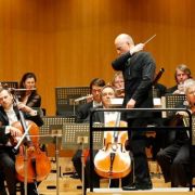 Paavo Järvi conducts the Deutsche Kammerphilharmonie Bremen &copy; Michiharu Okubo | Tokyo Opera City Cultural Foundation