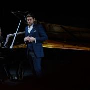 El pianista Ammiel Bushakevitz y el barítono Konstantin Krimmel en el Teatro de la Zarzuela &copy; Rafa Martín | Centro Nacional de Difusión Musical (CNDM)