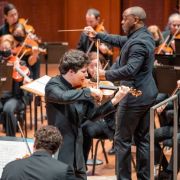 Augustin Hadelich, Kazem Abdullah and the Seattle Symphony &copy; Brandon Patoc
