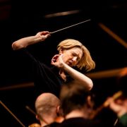 Joana Mallwitz dirige l'Orchestre de Paris &copy; Mathias Benguigui / Pasco & Co