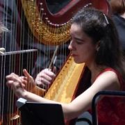 La arpista Cristina Montes en el concierto del día 8 en Badajoz &copy; Orquesta de Extremadura