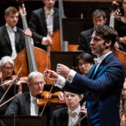 Lorenzo Viotti dirige les Münchner Philharmoniker à la Philharmonie &copy; Charles d'Hérouville