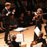 Klaus Mäkelä, Janine Jansen and the Orchestre de Paris &copy; Sören L Schirmer | Deutsche Klassik