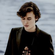 Daniel Lozakovich &copy; Lyodoh Kaneko | Deutsche Grammophon