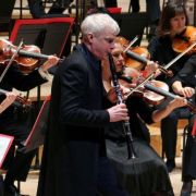 Martin Fröst, Pekka Kuusisto and the Philharmonia &copy; Robert Piwko