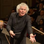 Simon Rattle dirigiert die Staatskapelle beim Abonnementkonzert in der Staatsoper Unter den Linden &copy; Peter Adamik
