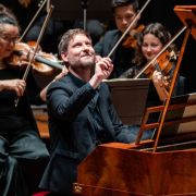 Kristian Bezuidenhout and the Orchestra of the Age of Enlightenment &copy; Zen Grisdale (QEH)