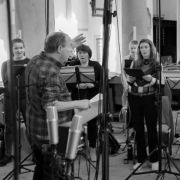 Daniel Reuss dirigiert Cappella Amsterdam bei CD-Aufnahmen (2022) © Diederik Rooker