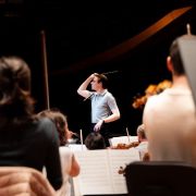 Klaus Mäkelä en répétition avec l'Orchestre de Paris &copy; Émile Moutaud
