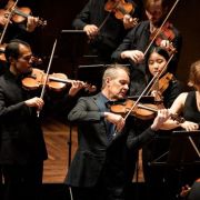 Richard Tognetti directs the Australian Chamber Orchestra &copy; Charlie Kinross
