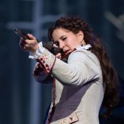 Lise Davidsen (Elisabetta) &copy; ROH | Bill Cooper
