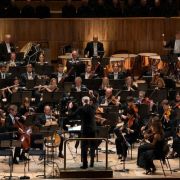 Edward Gardner conducts the London Philharmonic Orchestra © London Philharmonic Orchestra