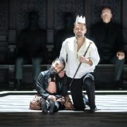 Gómez Bohórquez (Jester) and Arnold Rutkowski (Don Carlo) © Kristaps Kalns | Latvian National Opera