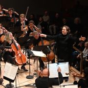 Eva Ollikainen conducts the BBC Philharmonic &copy; Chris Payne