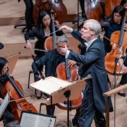 David Robertson conducts the New York Philharmonic &copy; Brandon Patoc