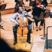 Sheku Kanneh-Mason, Nathalie Stutzmann et l'Orchestre de Paris &copy; Ava du Parc